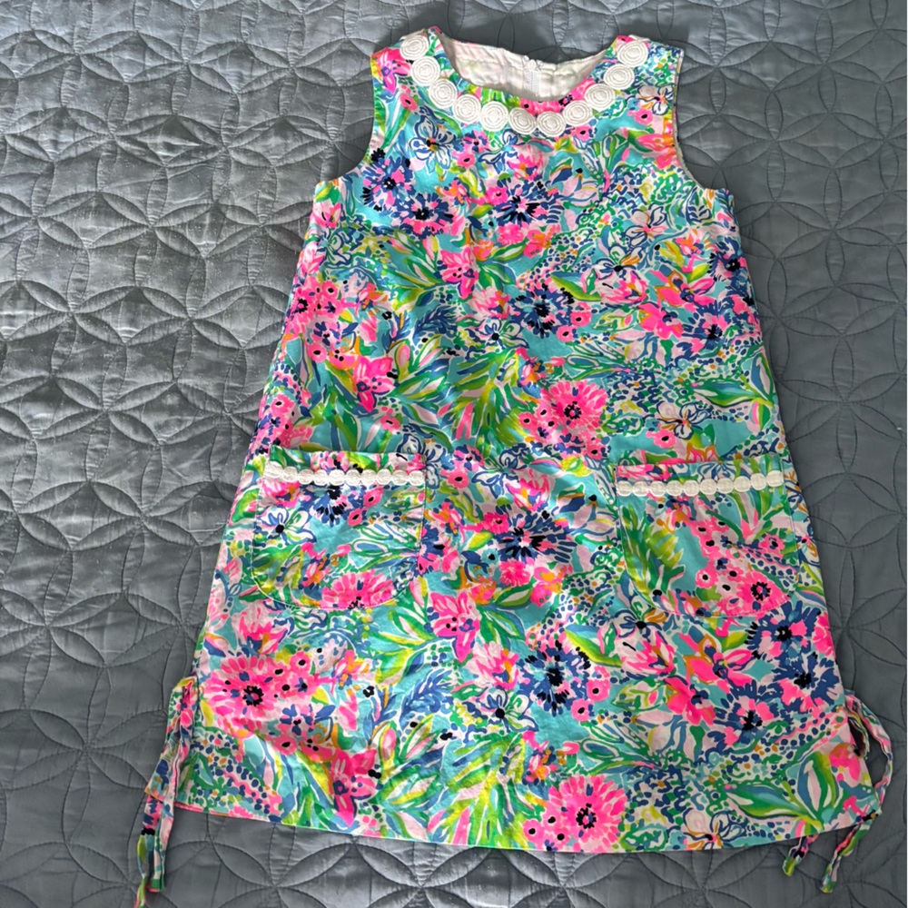 Lilly Pulitzer sleeveless flower dress, size 8